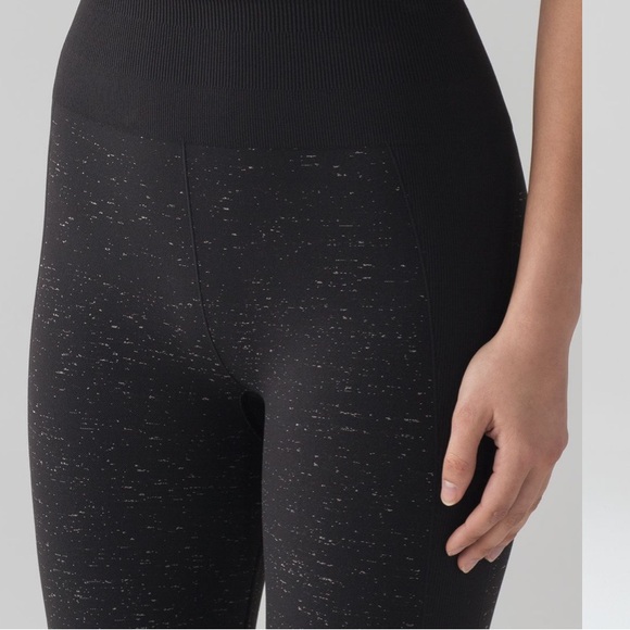 Lululemon Free To Flow 7/8 Tight Black / White Sz 10 - Picture 3 of 14